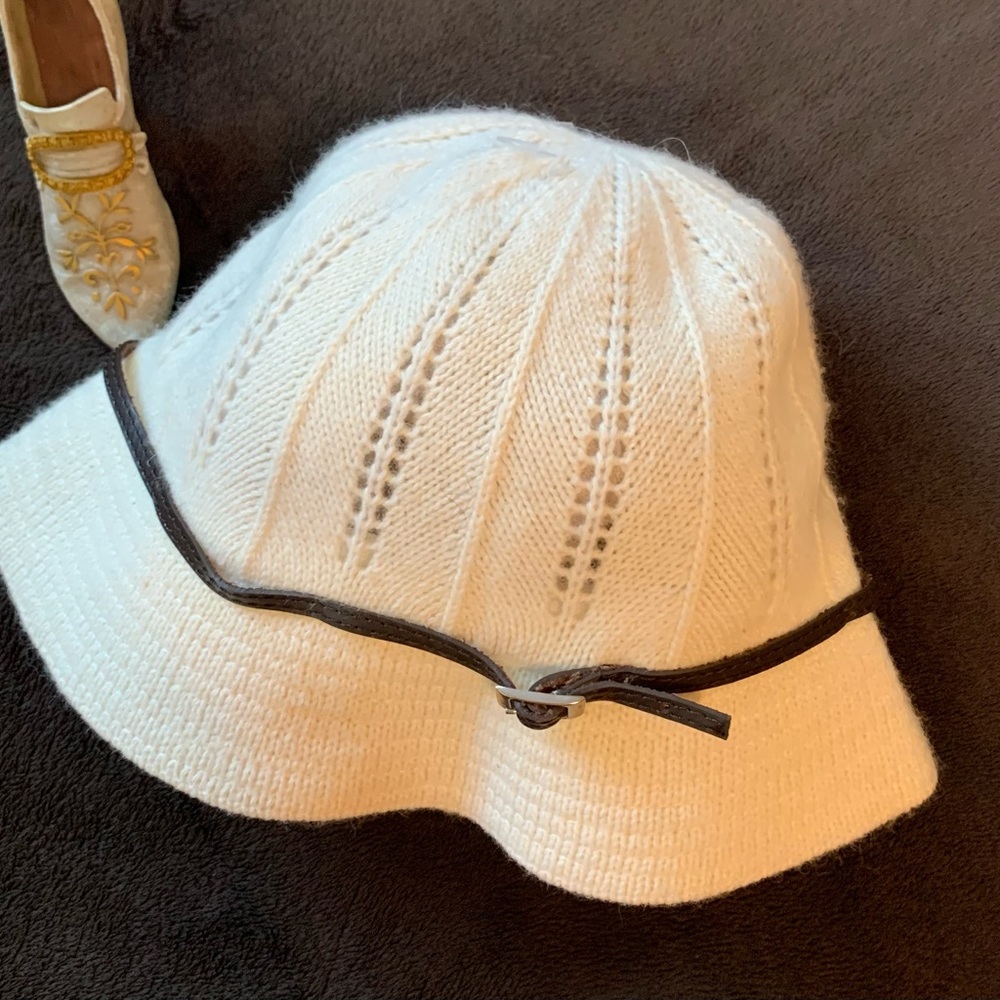 BANANA REPUBLIC crème color rayon, wool blend ladies knit bucket hat NWT